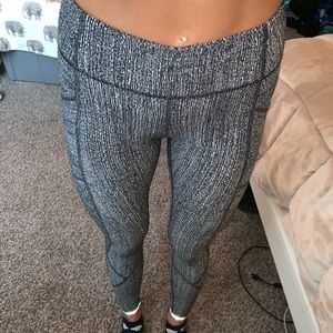 LULULEMON tight stuff leggings!!